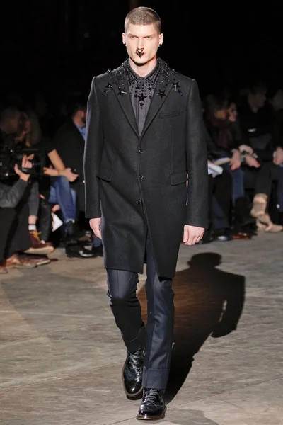 Look 45